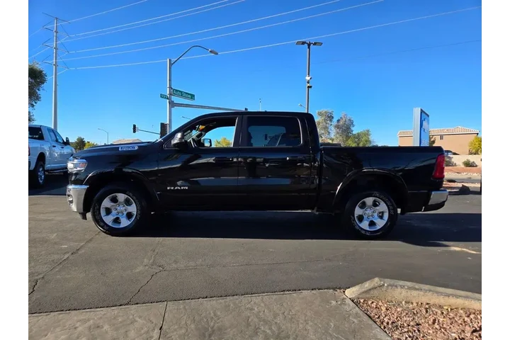 $35694 : Ram 1500 2025 4x4 Big Horn 4 image 3