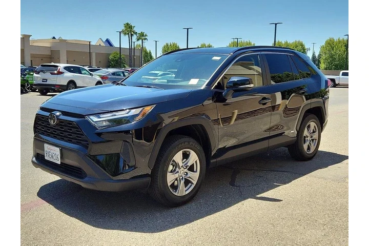 $38998 : Toyota RAV4 Hybrid 2025 AWD image 3