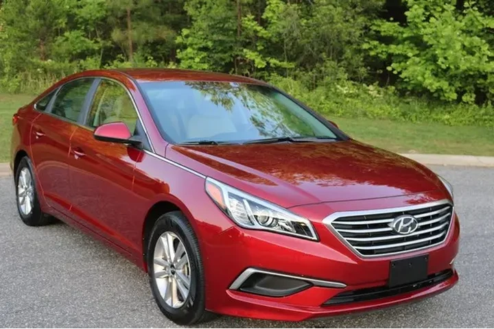 $5000 : 2016 SONATA SE Sedan 4D image 2