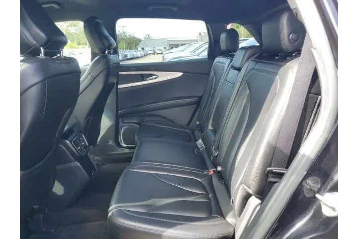 $18590 : Lincoln Nautilus 2020 4dr St image 5