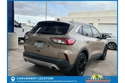 $15488 : Ford Escape 2020 SE 4dr SUV thumbnail