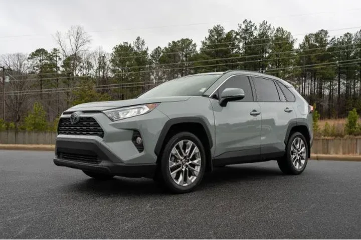 $19877 : Toyota RAV4 2019 AWD XLE Pre image 3