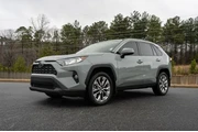 $19877 : Toyota RAV4 2019 AWD XLE Pre thumbnail