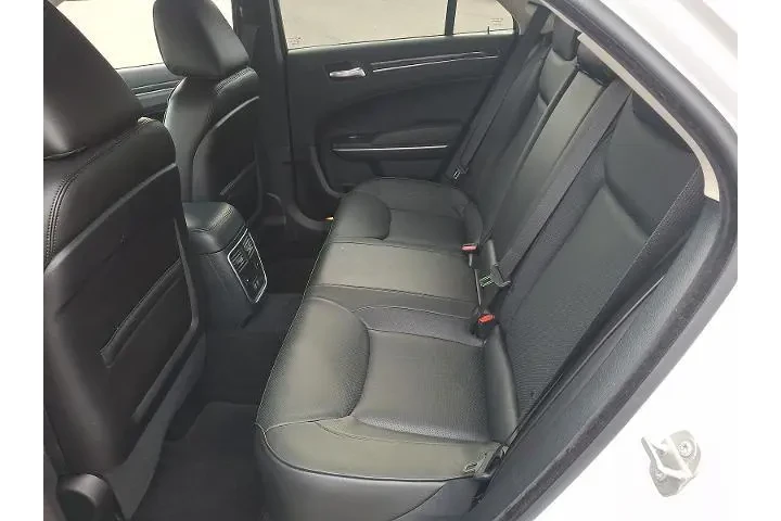 $29588 : Chrysler 300 2023 AWD Tourin image 10