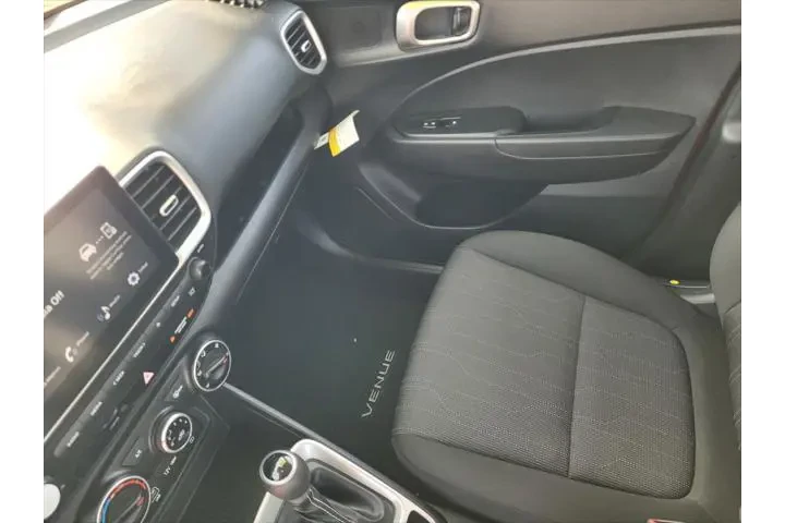 $20094 : Hyundai VENUE 2025 SE 4dr Cr image 10