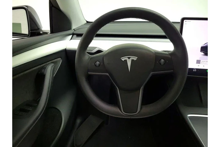 $39998 : Tesla Model Y 2024 AWD Long image 10