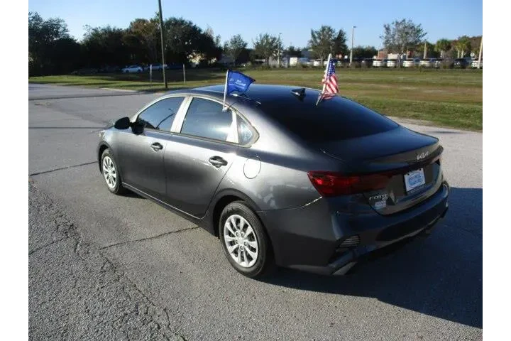 $18995 : Kia Forte 2023 LX 4dr Sedan image 5