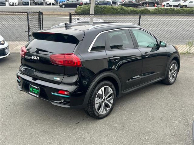 $24200 : Used 2022 Niro EV EX Premium image 5