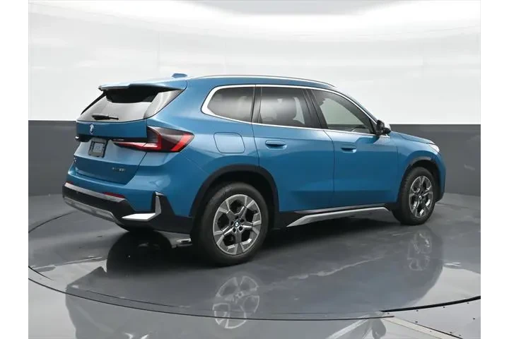 $31883 : BMW X1 2023 AWD xDrive28i 4d image 5