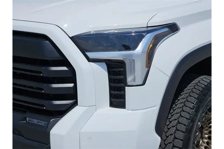 $39998 : Toyota Tundra 2024 4x4 SR5 4 image 8