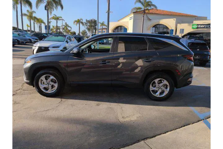 $21082 : Hyundai TUCSON 2022 AWD SE 4 image 9