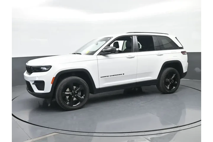 $28990 : Jeep Grand Cherokee 2023 4x2 image 2