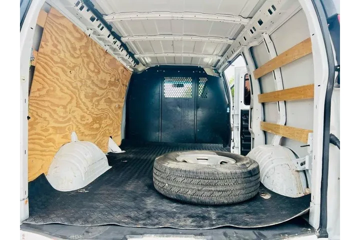 $25995 : 2021 Express 2500 Cargo image 10