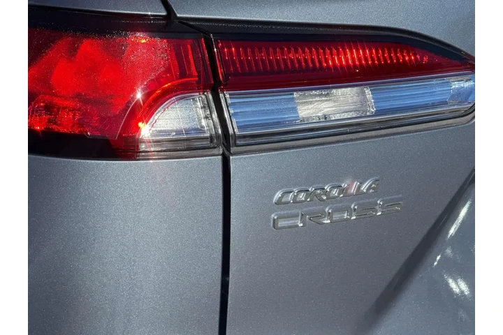 $24270 : Toyota Corolla Cross 2024 L image 6