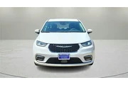 $25207 : Chrysler Pacifica Plug-In Hy thumbnail