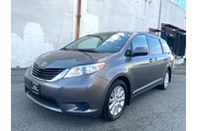 2014 Sienna 5dr 7-Pass Van V6 en Newark