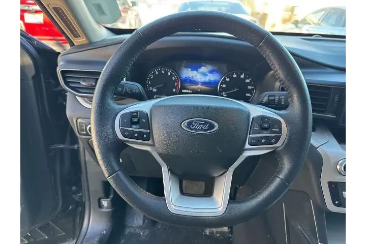 $27300 : Ford Explorer 2024 AWD XLT 4 image 9