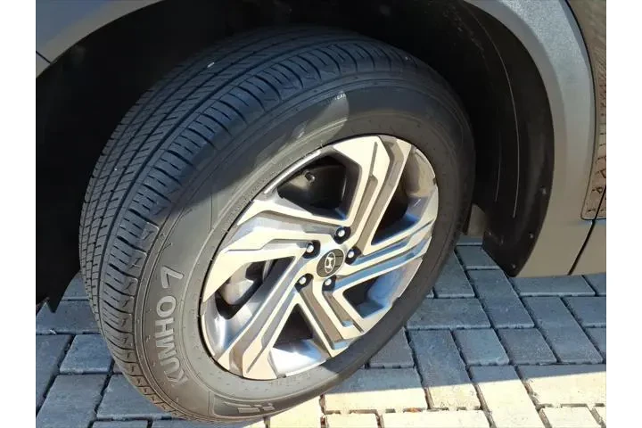 $24990 : Hyundai SANTA FE 2023 SEL 4d image 9