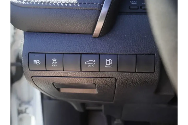 $20570 : Toyota Camry 2021 LE 4dr Sed image 10