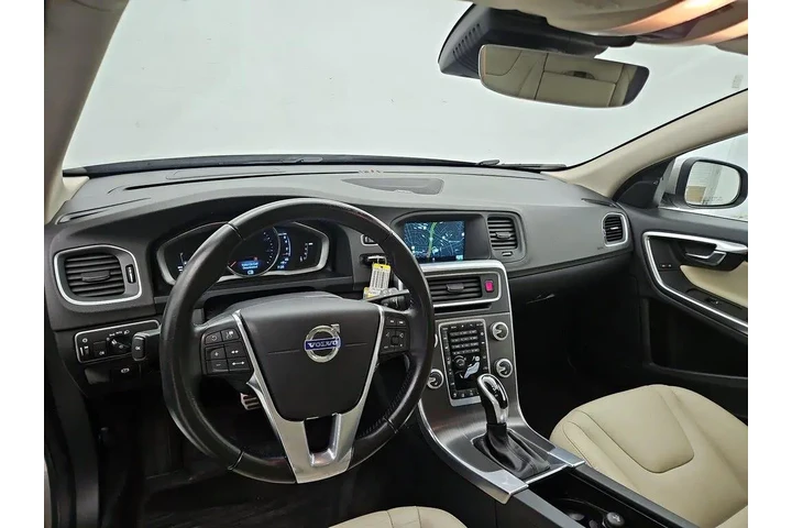 $13998 : Volvo V60 2016 T5 Drive-E Pl image 9