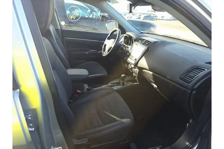 $19108 : Mitsubishi Outlander Sport 2 image 8