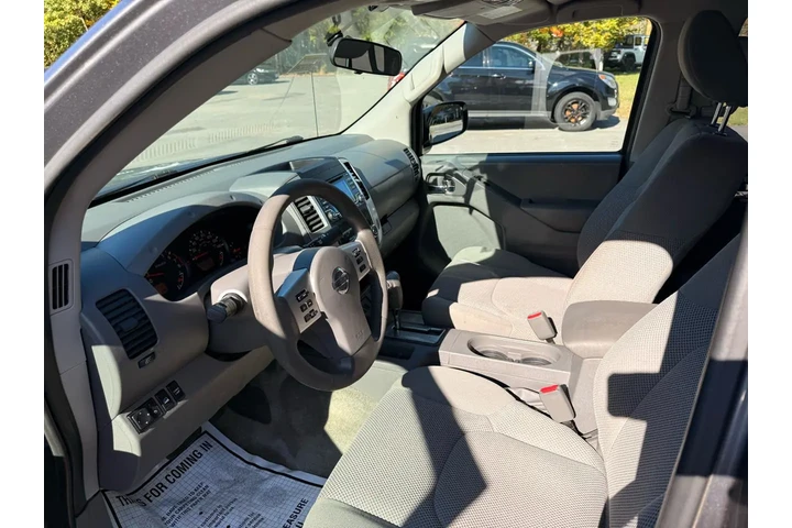 $18900 : Nissan Frontier 2018 4x4 S 4 image 9