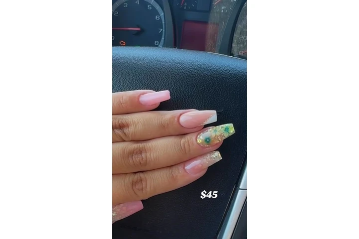 Uñas acrílicas en promoción image 6