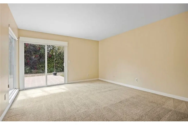 $2450 : 3 bedroom house in Lynwood image 5