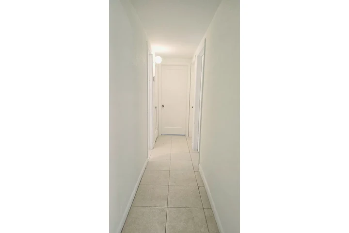 $1700 : North Miami 4 Bed & 2 Bath image 4