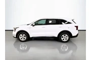 $27384 : Kia Sorento 2024 LX 4dr SUV thumbnail