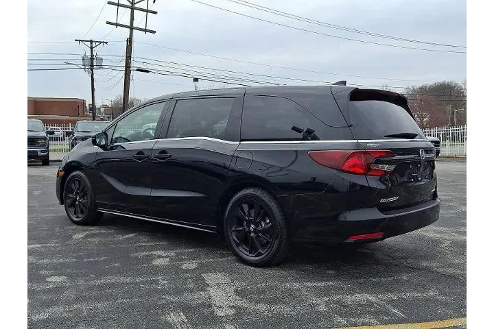 $38290 : Honda Odyssey 2024 Sport 4dr image 4