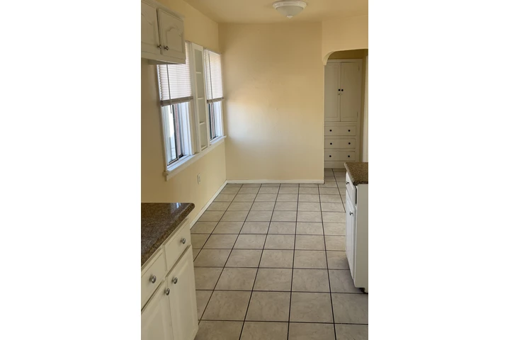 $1800 : Casa de renta South Gate image 8