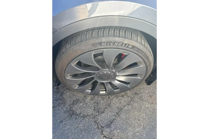 $32587 : Tesla Model Y 2023 AWD Perfo image 2