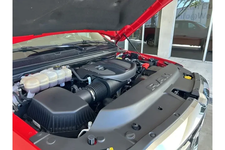 $34240 : Ram 1500 2025 4x4 Big Horn 4 image 10