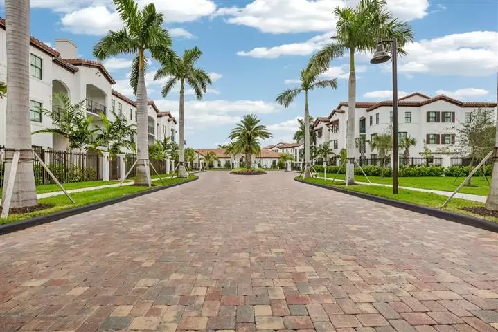 $2155 : Miami Lakes Renta apartamento image 1