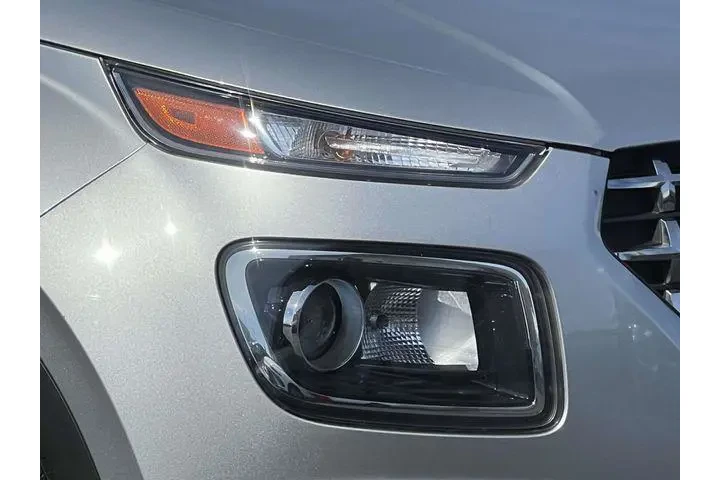 $16222 : Hyundai VENUE 2023 SEL 4dr C image 9