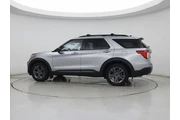 $25998 : Ford Explorer 2022 AWD XLT 4 thumbnail
