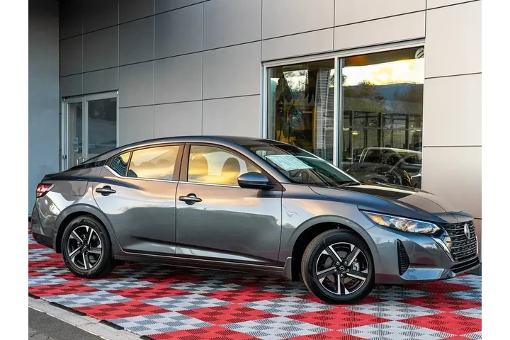 $17688 : Nissan Sentra 2025 SV 4dr Se image 3