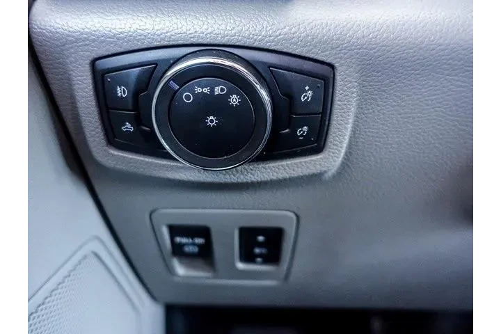 $20936 : Ford F-150 2018 4x4 XLT 4dr image 7