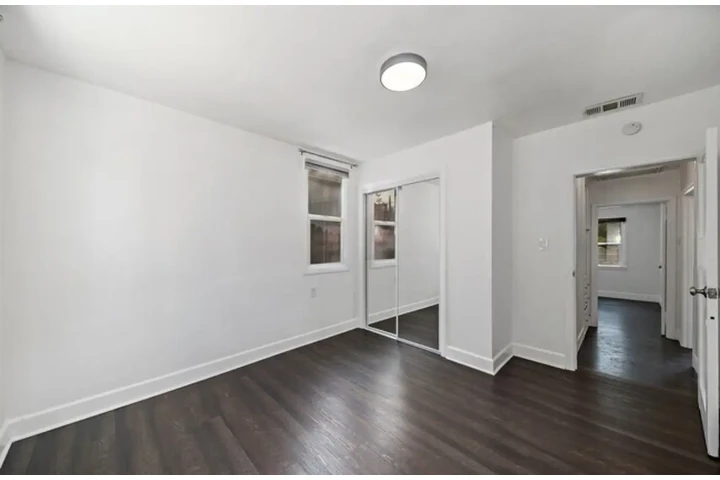 $5995 : 4978 N. Maywood Ave , Los Ange image 8