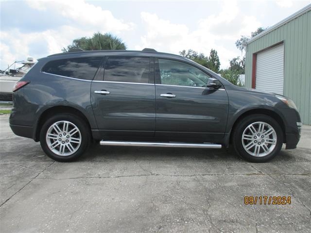 $9895 : 2014 Traverse image 6