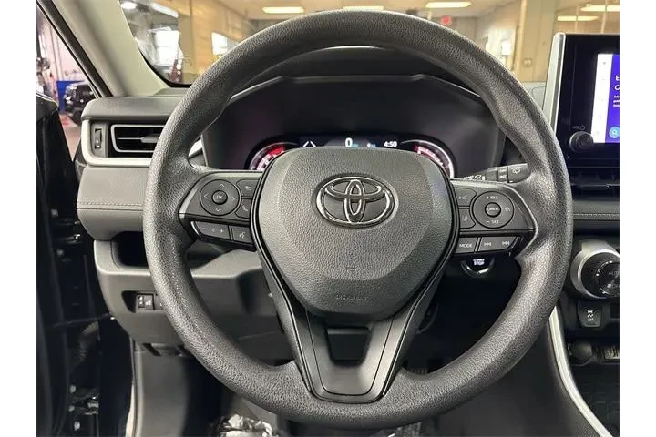 $26800 : Toyota RAV4 2024 AWD XLE 4dr image 6