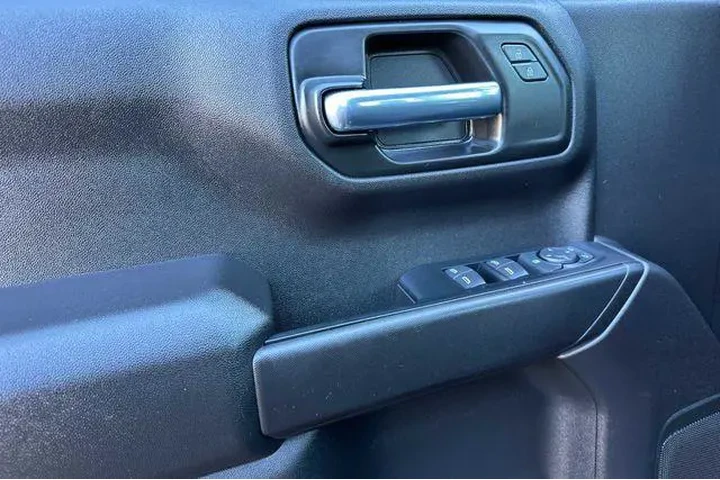 $30587 : Chevrolet Silverado 1500 202 image 10