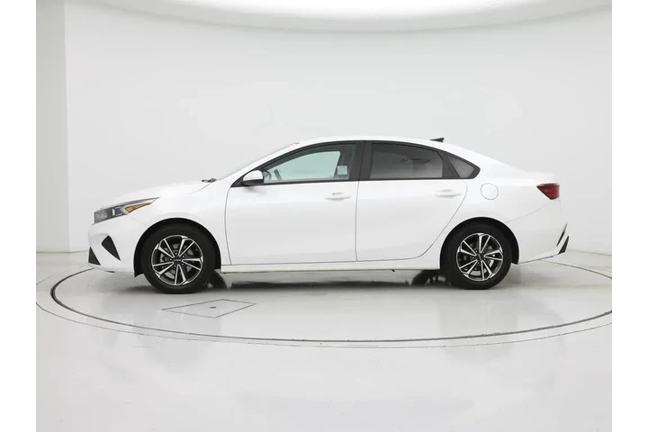 $18998 : Kia Forte 2023 LXS 4dr Sedan image 3