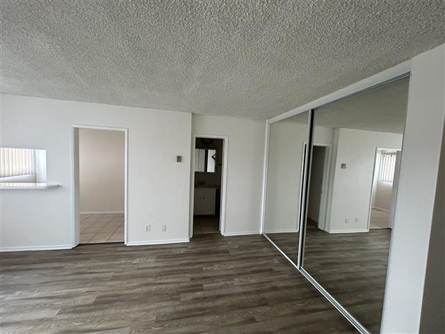 $1495 : 7900 Reseda Blvd image 3