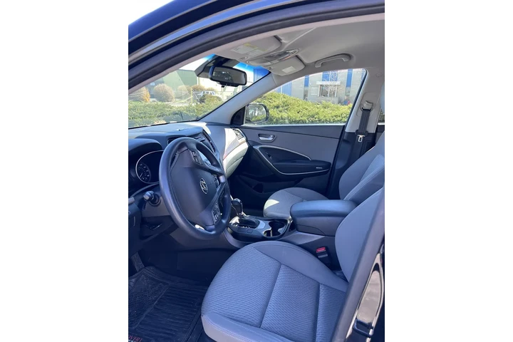 $7000 : 2017 Hyundai Santa Fe SE image 5