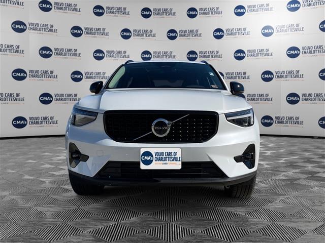 $51345 : PRE-OWNED 2024 VOLVO XC40 B5 image 8