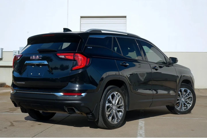 $23996 : 2020 GMC Terrain FWD SLT image 3