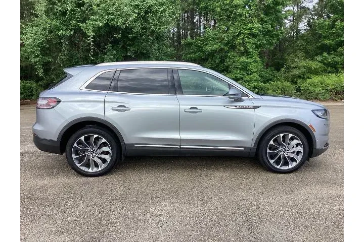 $34896 : Lincoln Nautilus 2022 AWD Re image 4