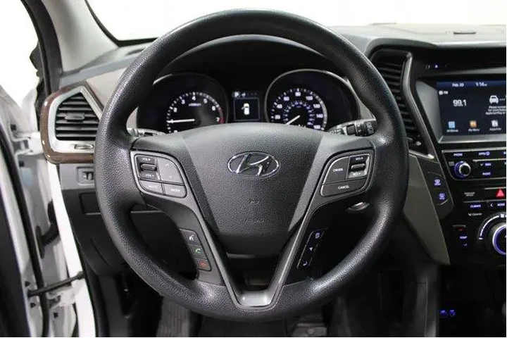 $11982 : Hyundai SANTA FE Sport 2017 image 9